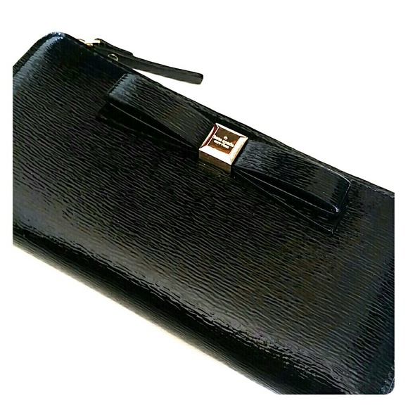 kate spade Handbags - BRAND NEW Kate Spade Montford Park wallet
